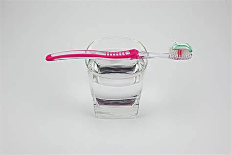 转阴15天才有抗体？不换牙刷会复阳？这18个疯传谣言，别被骗了！