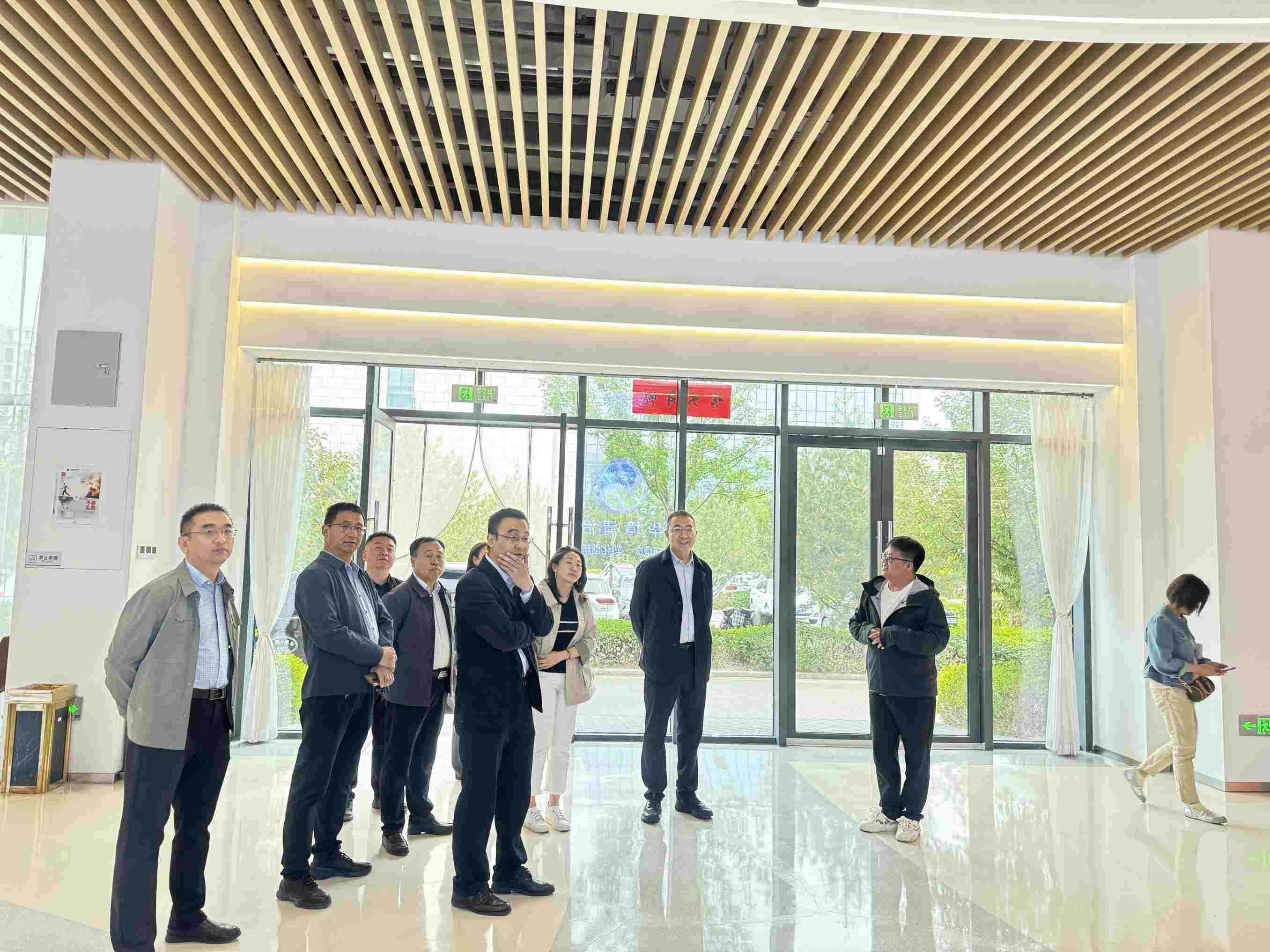 工信部五所服务型制造研究院领导一行莅临华境清治参观调研